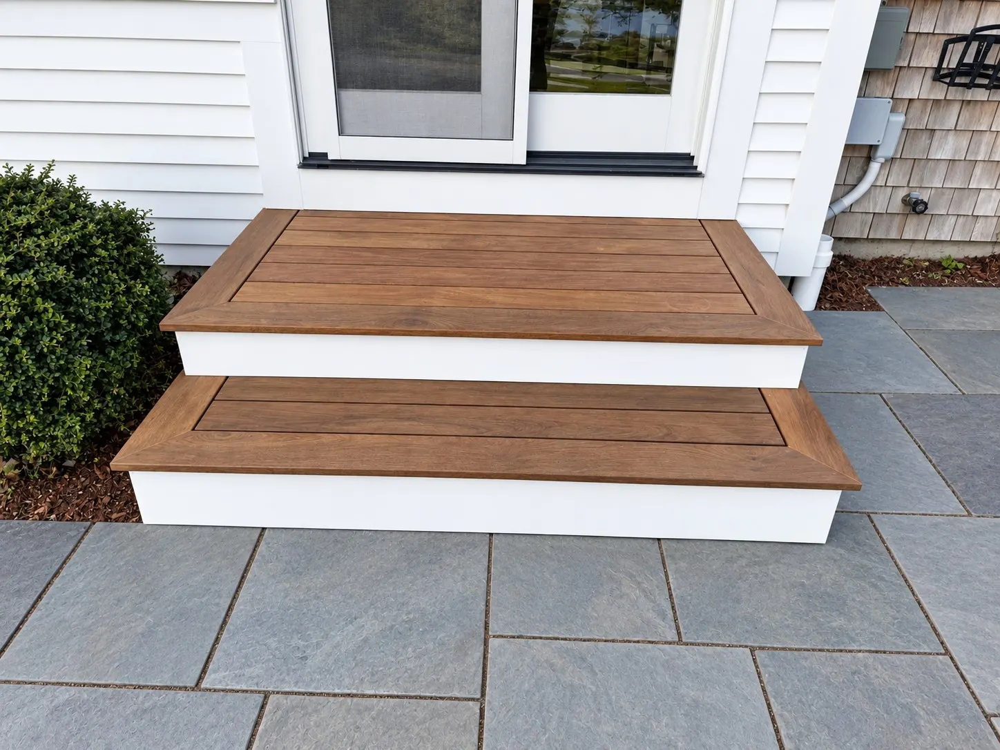 Deck, porch and pergola carpentry — 11